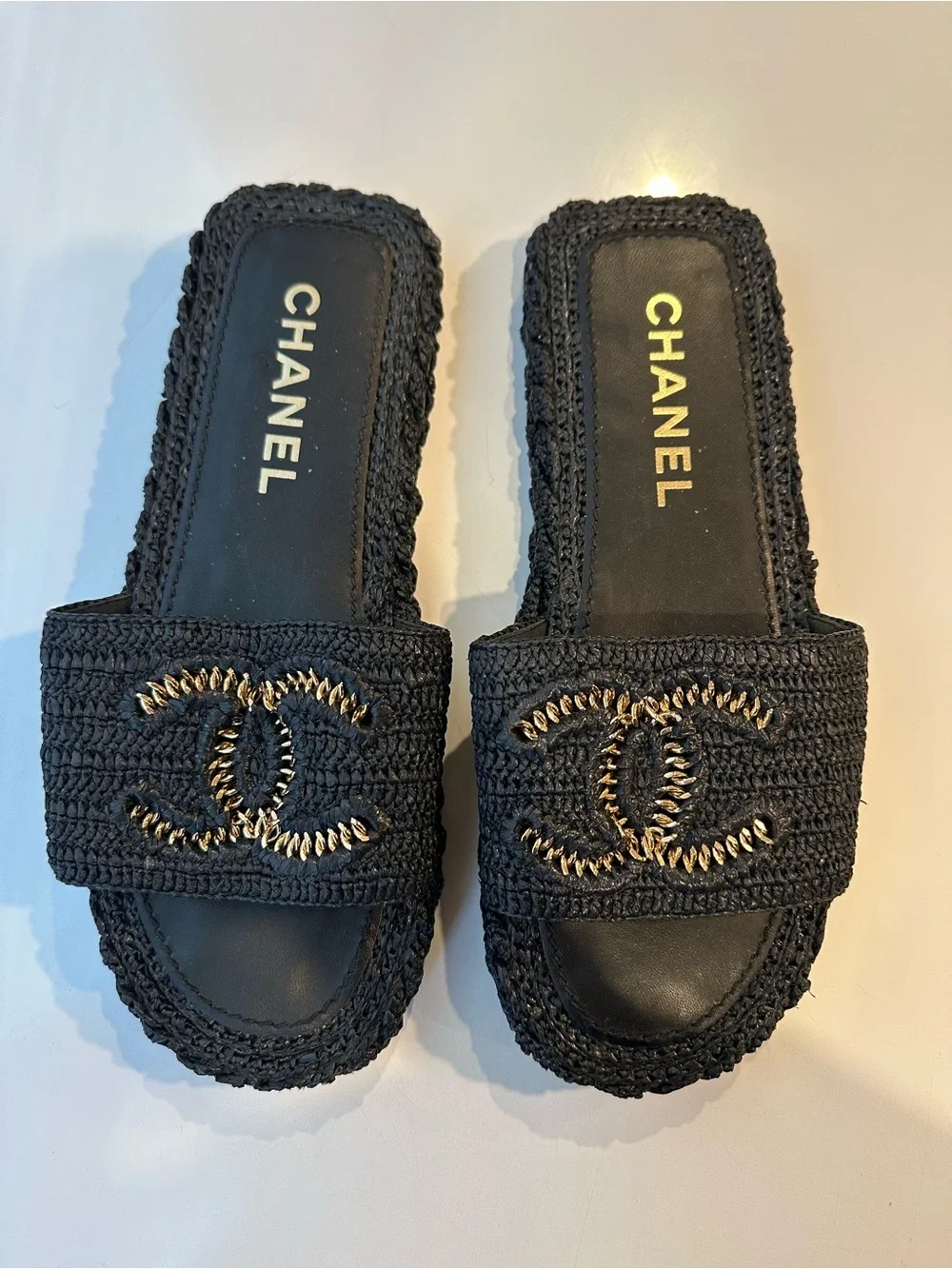 CHANEL Black Raffia Crochet Slide Mules with Gold CC Sandals Size 42. US 10 - Picture 4 of 4